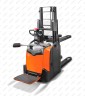 Штабелер электрический самоходный с платформой Toyota SPE200D