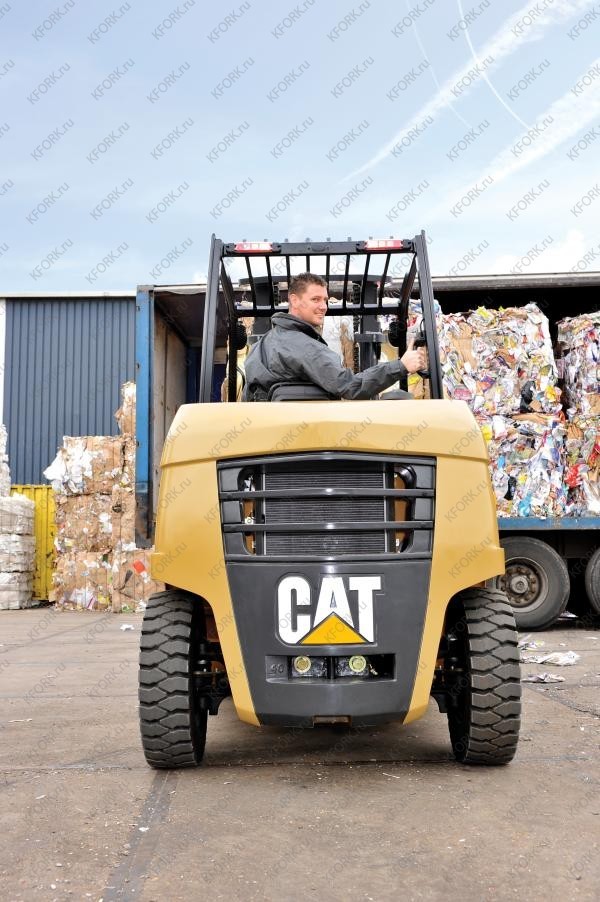 Дизельный погрузчик CAT DP50NT