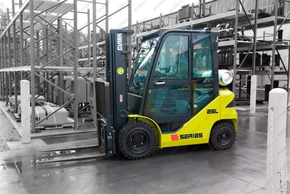 Газ-бензиновый погрузчик Clark S20L 2 т