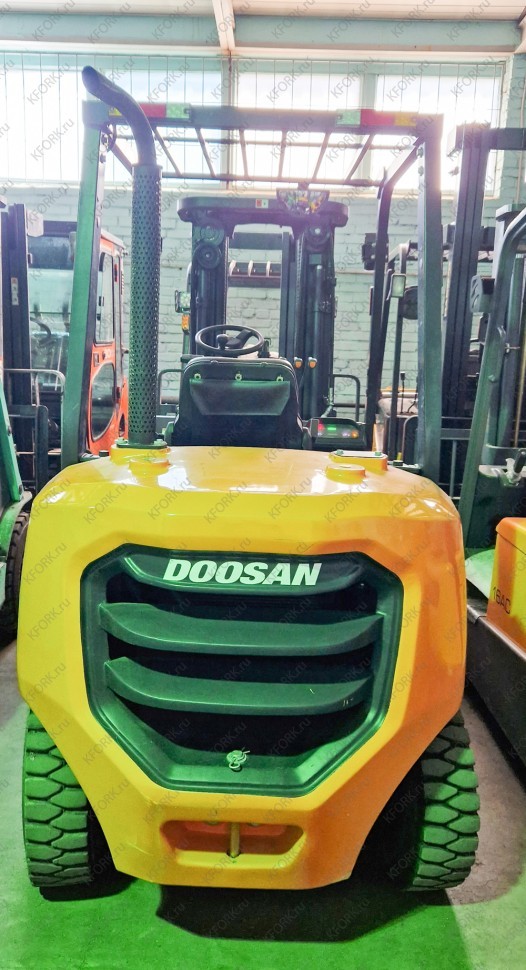 Вилочный дизельный автопогрузчик DOOSAN D30NX