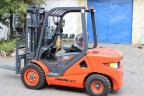 Вилочный дизельный погрузчик Lonking 3 тонны