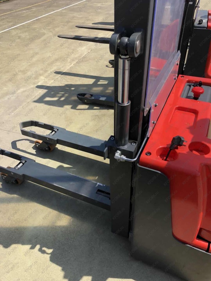 Штабелер электрический самоходный Noblelift PS16L 5300 c литиевой батареей