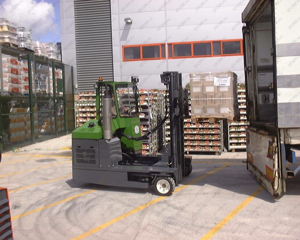 Многоходовый погрузчик Combilift C3000