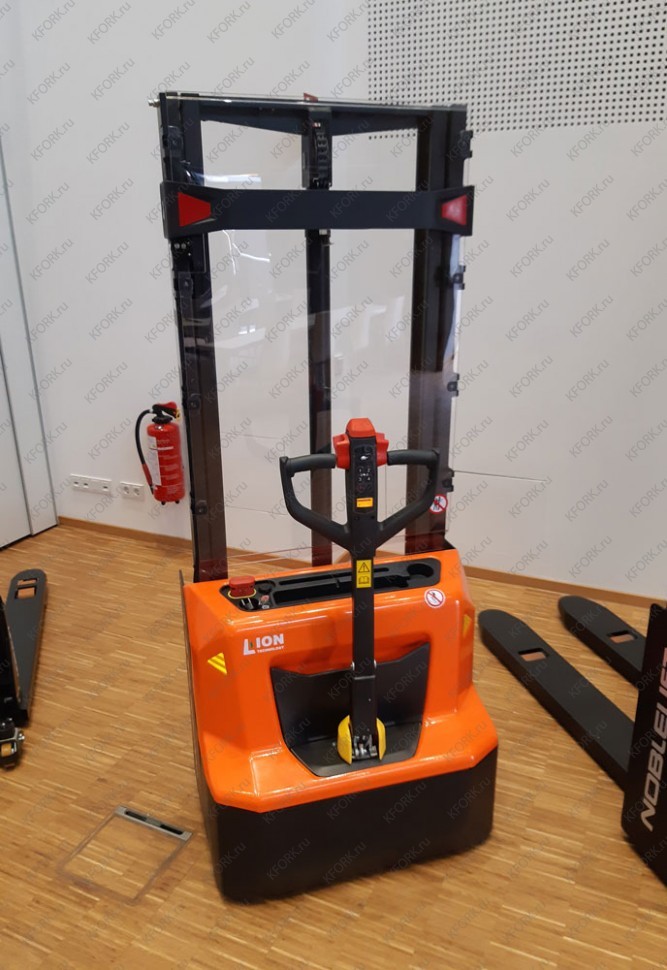 Штабелер электрический самоходный Noblelift PSE12N 3200 с литиевой батареей