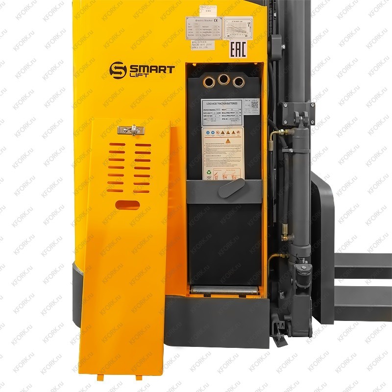Штабелер самоходный с кабиной SMARTLIFT CDD15C 1,5т 5,6м 24В/400Ач, PV, EPS