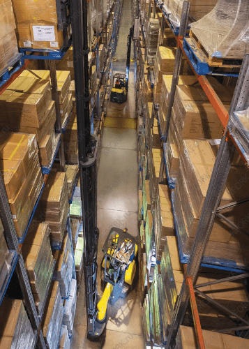 Узкопроходный погрузчик Combilift Aisle-Master 25WHE
