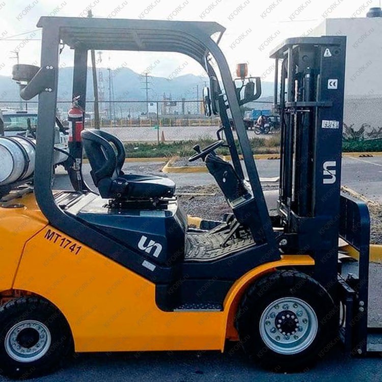 Вилочный погрузчик газ/бензин UN Forklift FGL15T 1,5 тонны