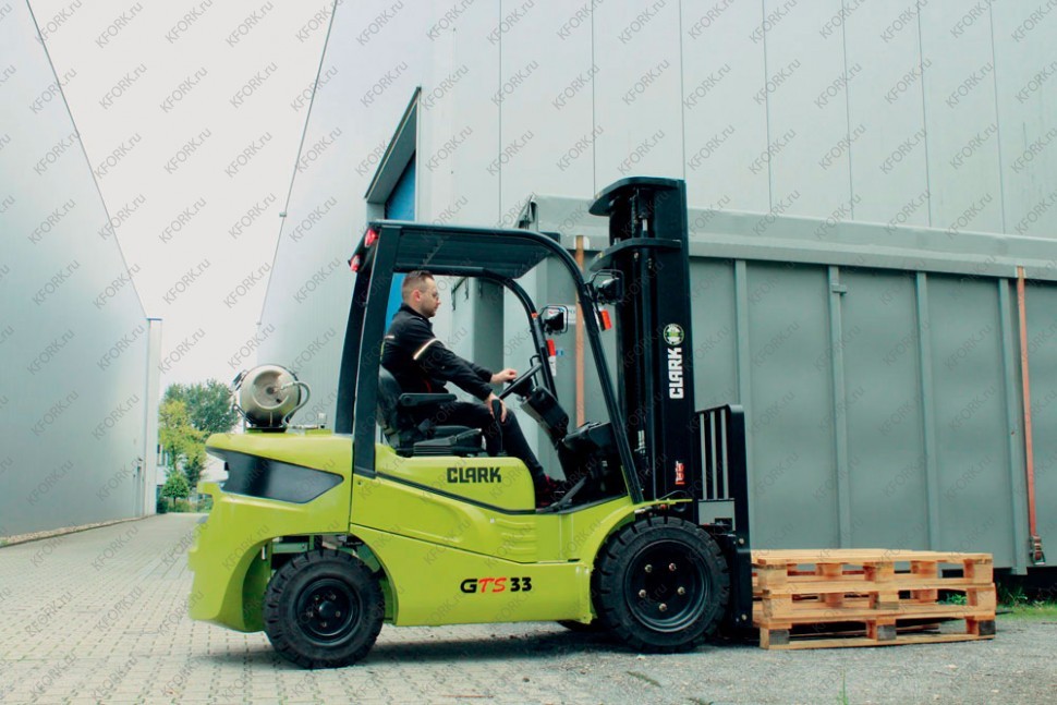 Вилочный автопогрузчик газ/бензин Clark GTS20L 2 т