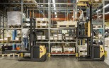 Низкоуровневый подборщик заказов CAT NOL10P с подъемным столом LiftComfort