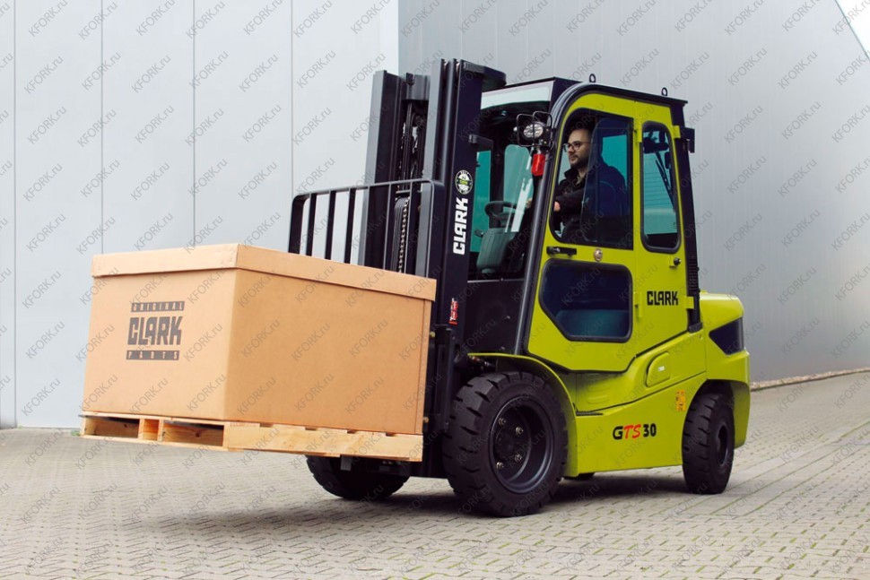 Вилочный автопогрузчик Clark GTS25D 2,5т, дизель